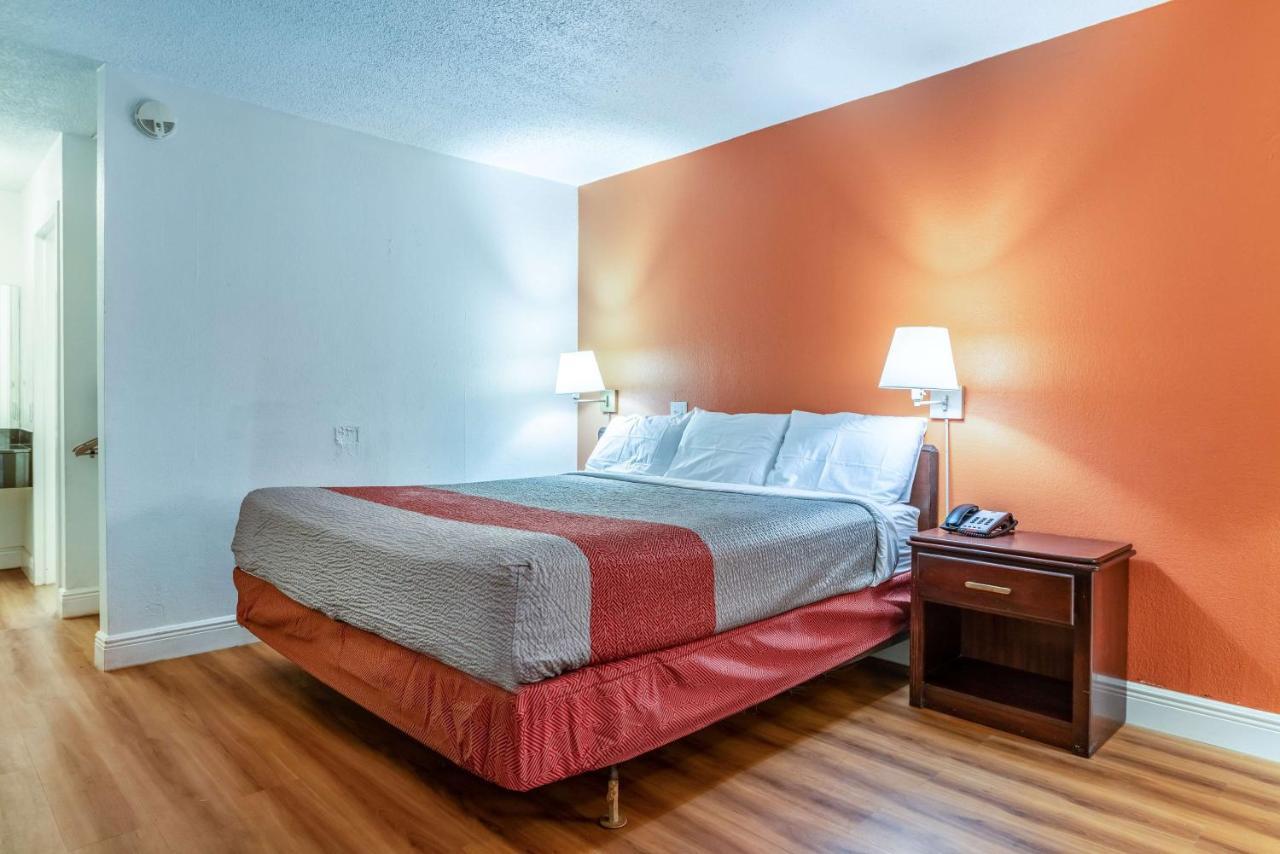 Hotel 6-natchitoches, La